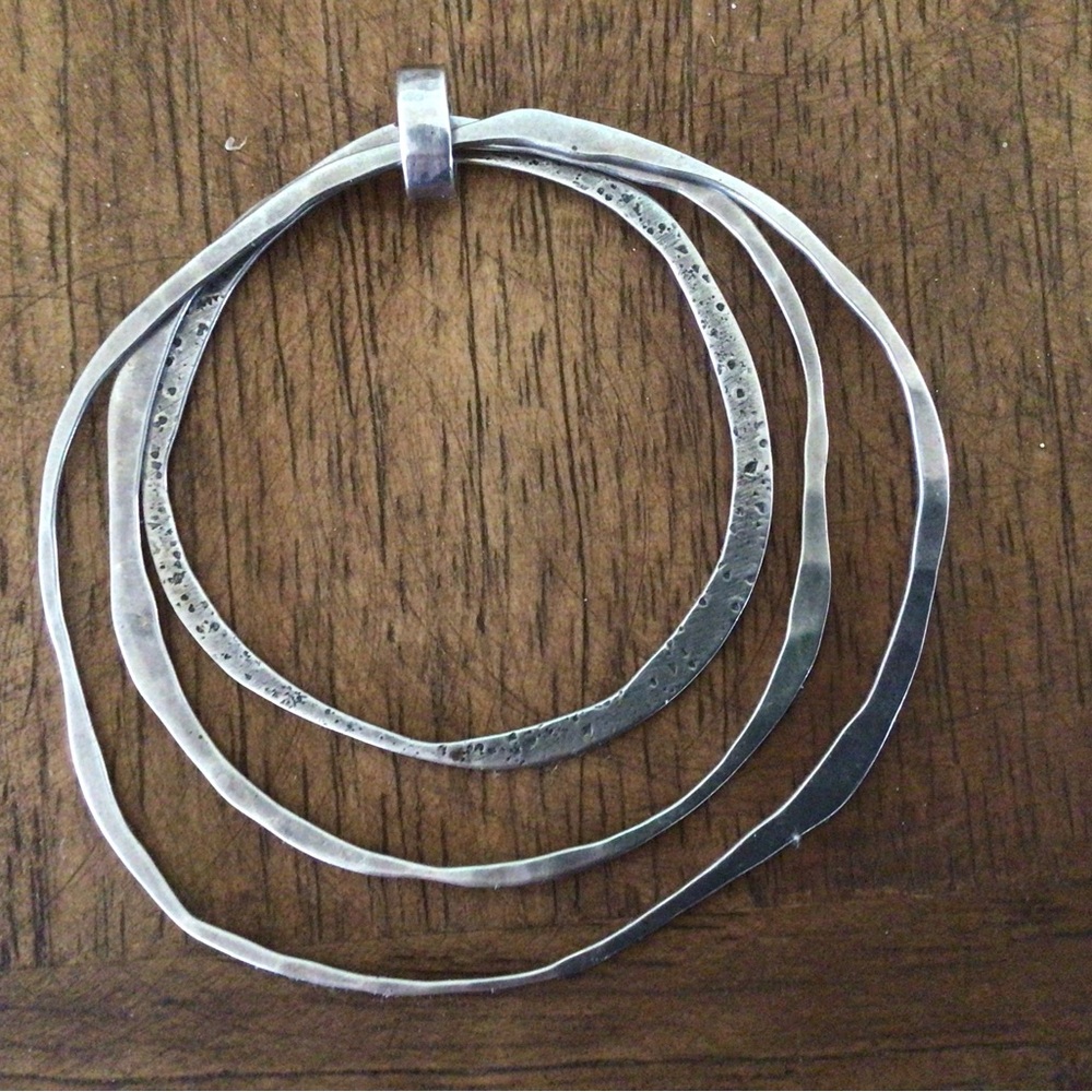 SILPADA N2923. NWOT. USED AS SAMPLE.
CONCENTRIC PENDANT
